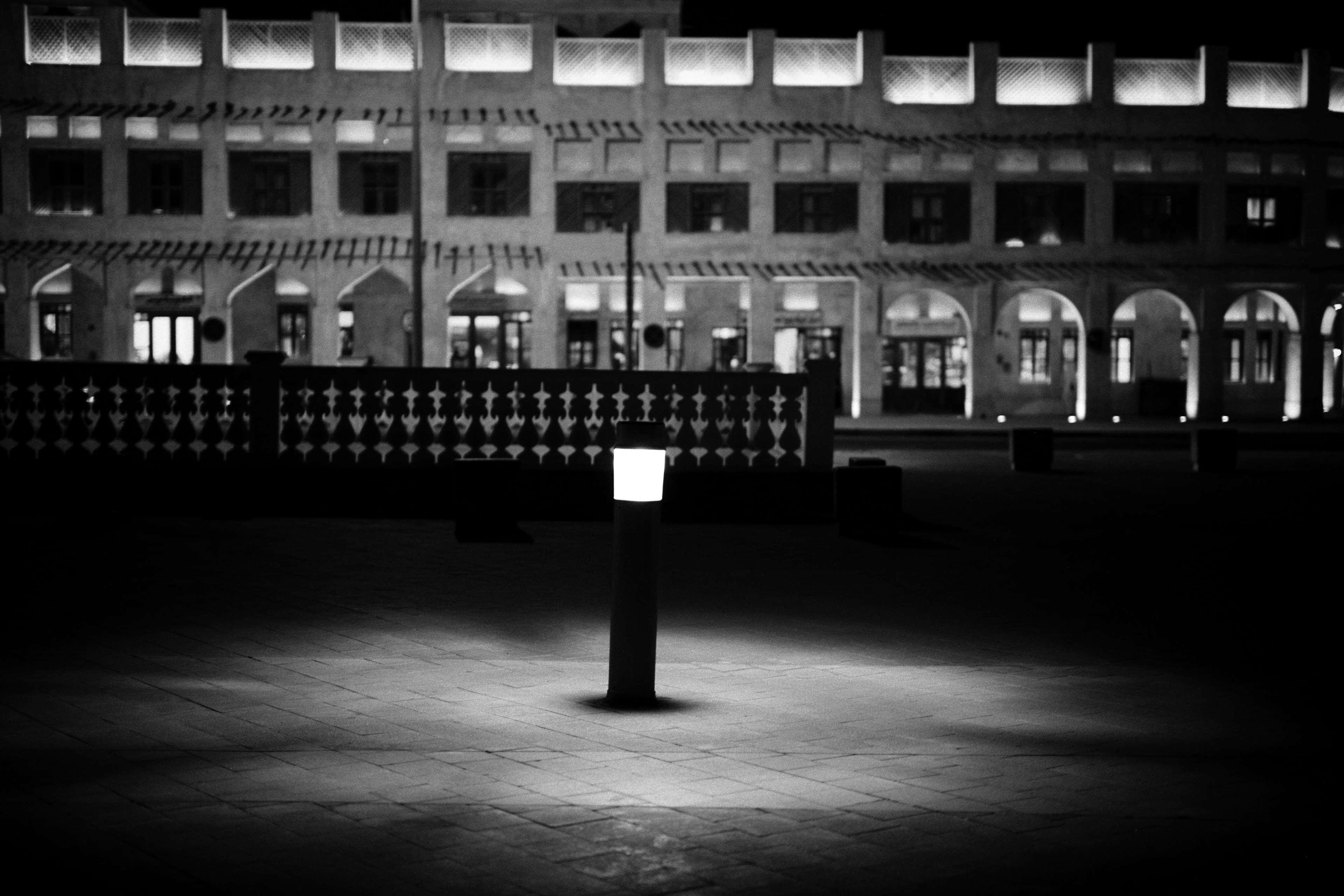 Park Hyatt Doha Hotel Ngoại thất bức ảnh A lamp post in Al-Shaab