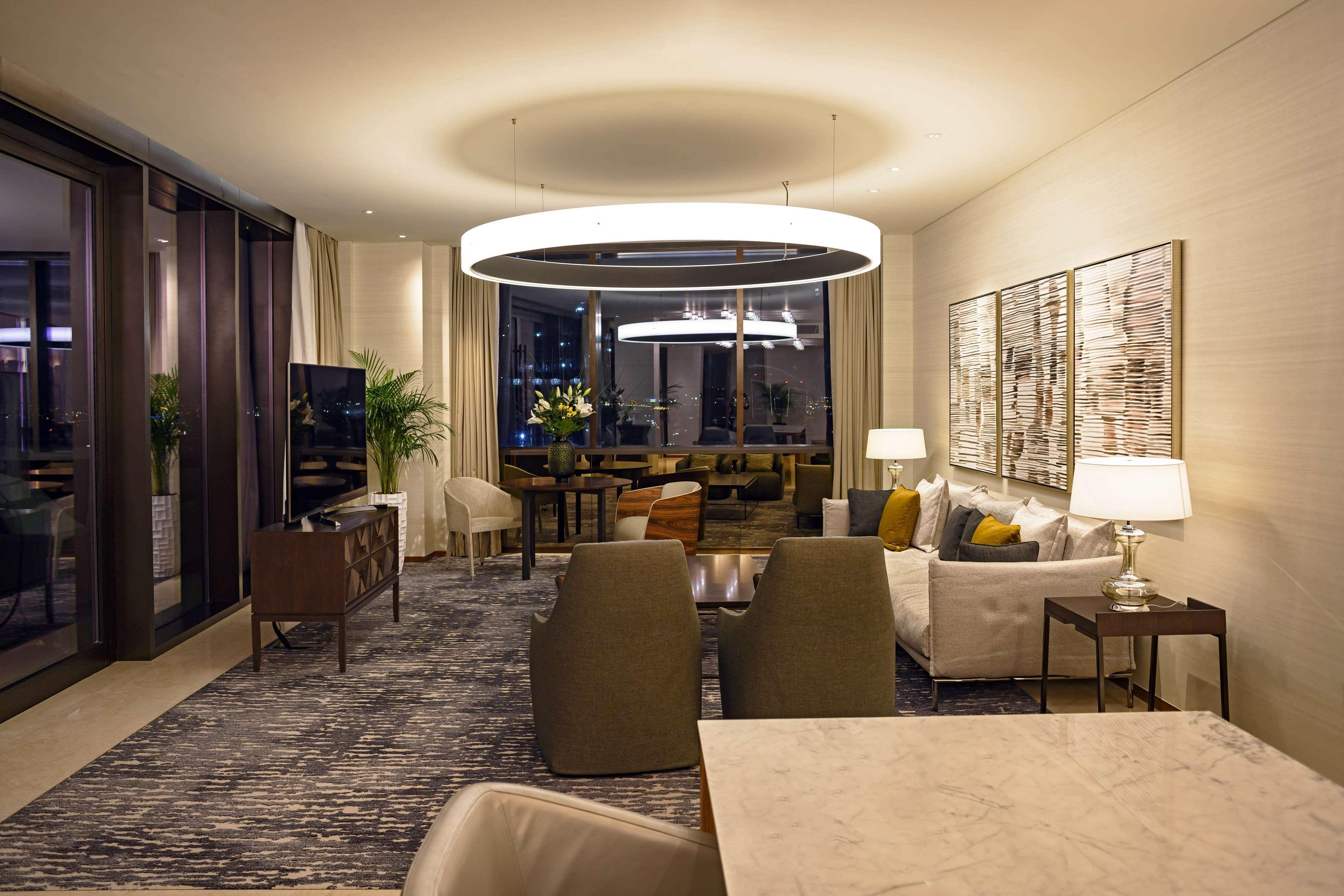 Park Hyatt Doha Hotel Ngoại thất bức ảnh A living room at The Ritz-Carlton, Chicago