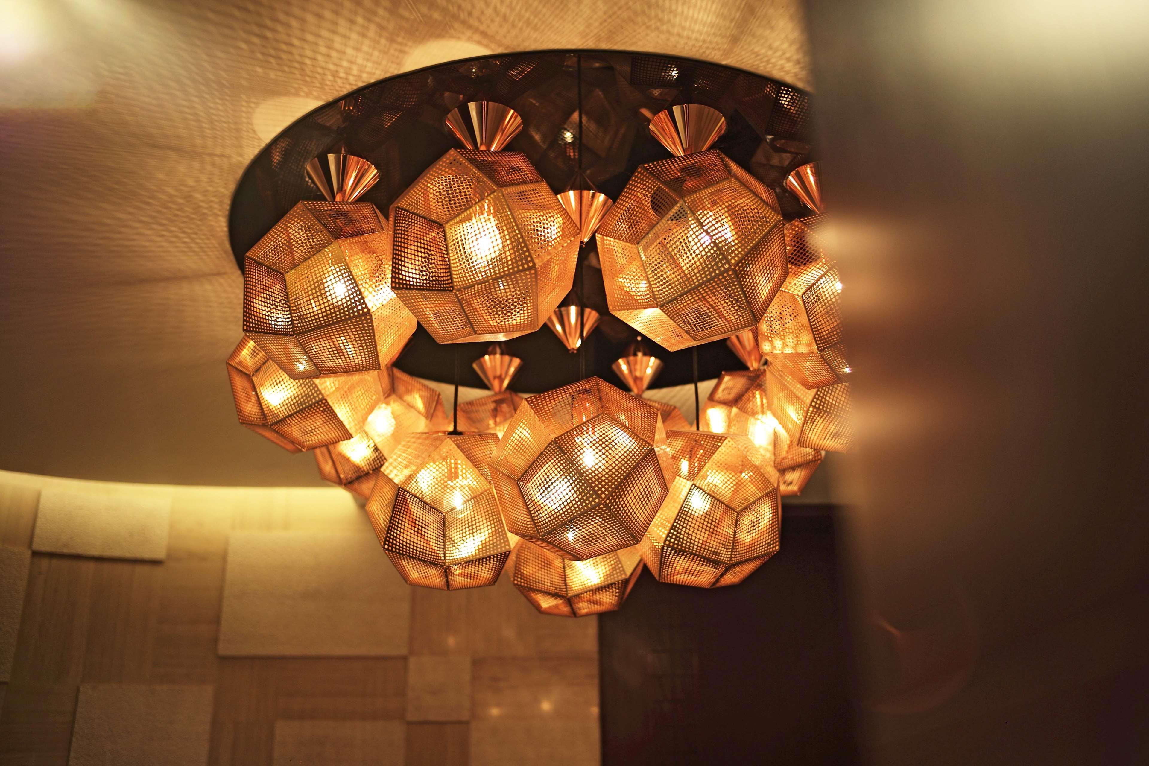 Park Hyatt Doha Hotel Ngoại thất bức ảnh A ceiling light