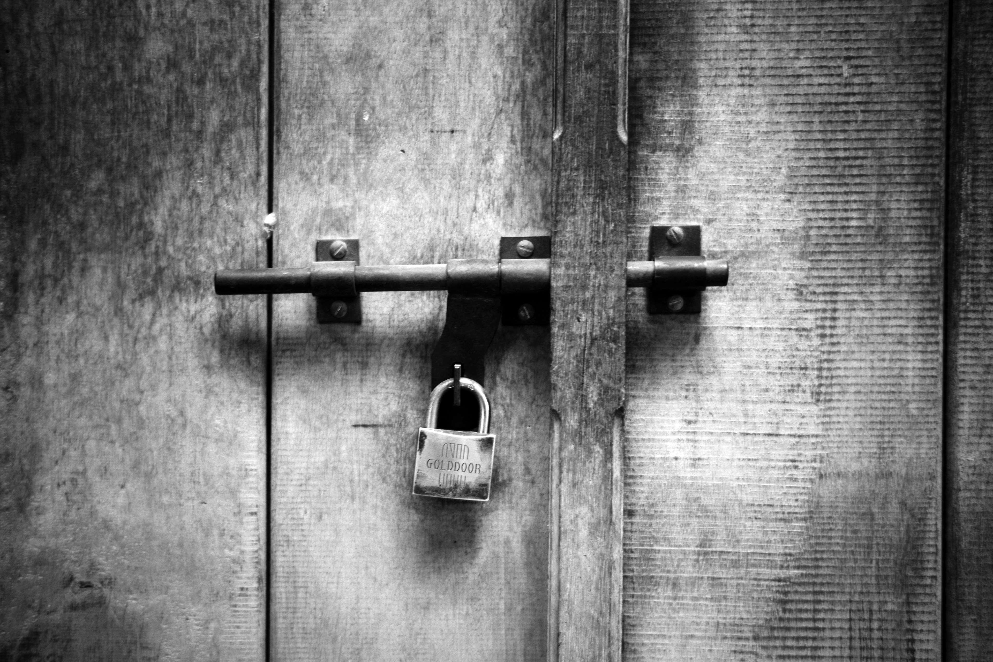 Park Hyatt Doha Hotel Ngoại thất bức ảnh A padlock and bolt