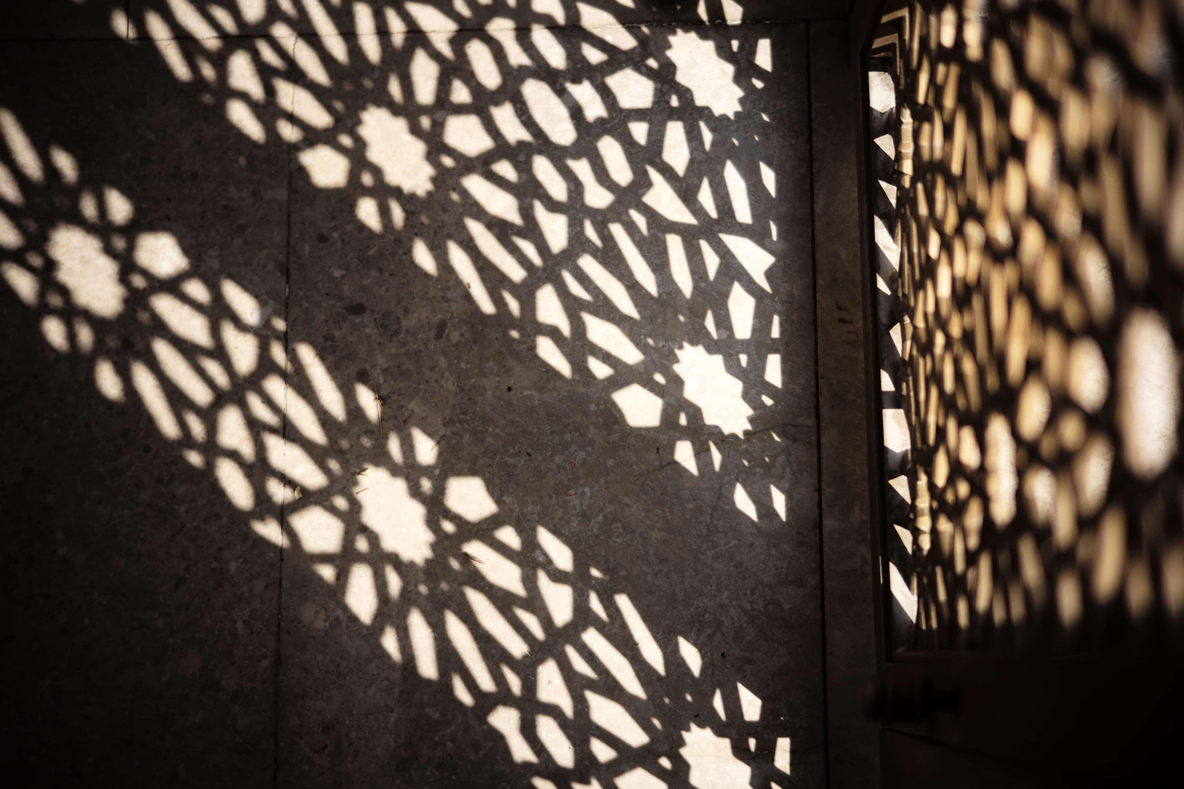 Park Hyatt Doha Hotel Ngoại thất bức ảnh Shadow of a window